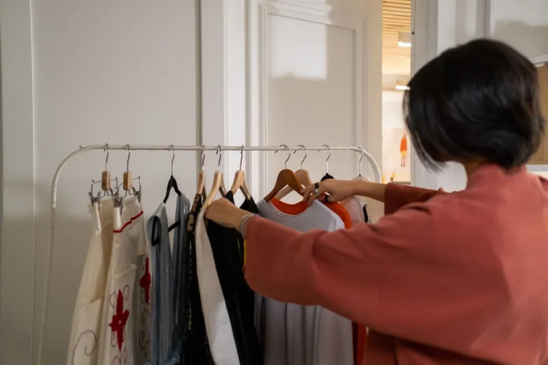 Never Get Sick of Your Favorite Outfits: The Smart Rotation System Stylists Actually Use